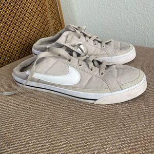 Nike Court Legacy Slip Ons